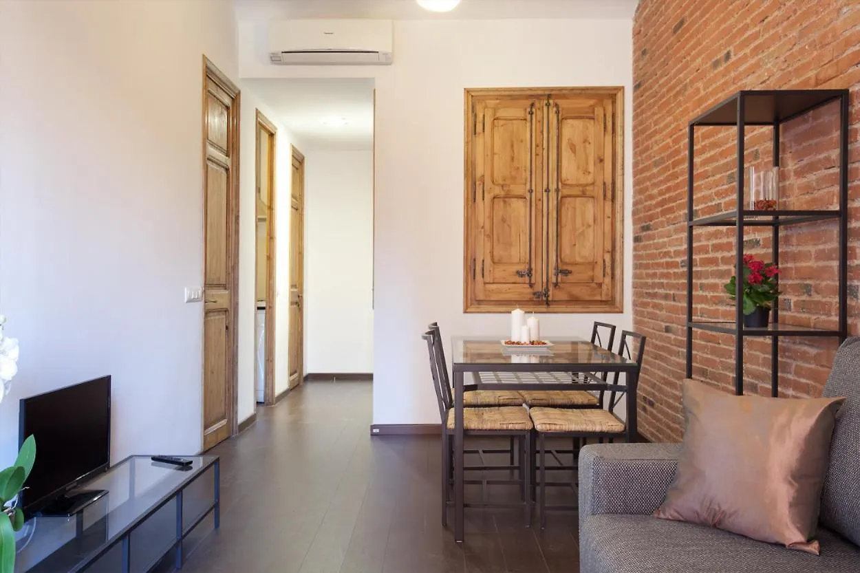Bright Apartment Near Sagrada Familia Barcelona