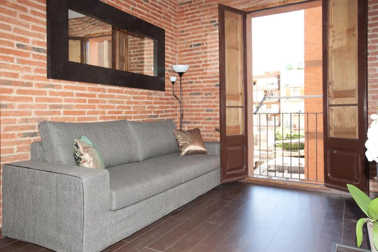 Bright Apartment Near Sagrada Familia Barcelona