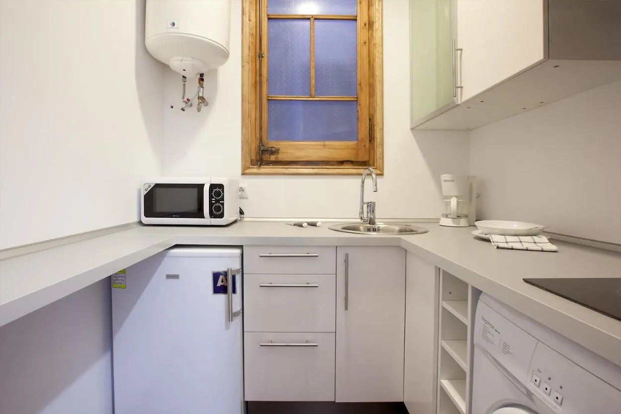 Bright Apartment Near Sagrada Familia Barcelona