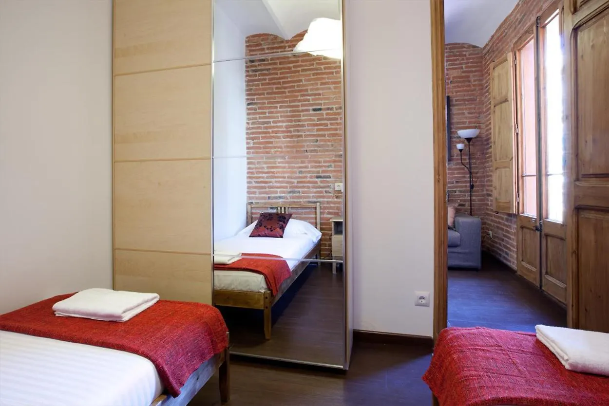 Bright Apartment Near Sagrada Familia contacts